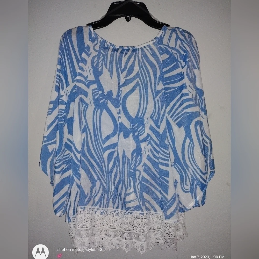 BEAUTIFUL Unique Spectrum Top Small - Picture 4 of 5